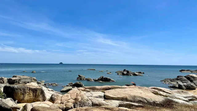 Làng Chài Hòn Rơm