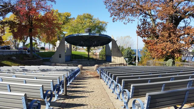 John E. N. Howard Bandshell