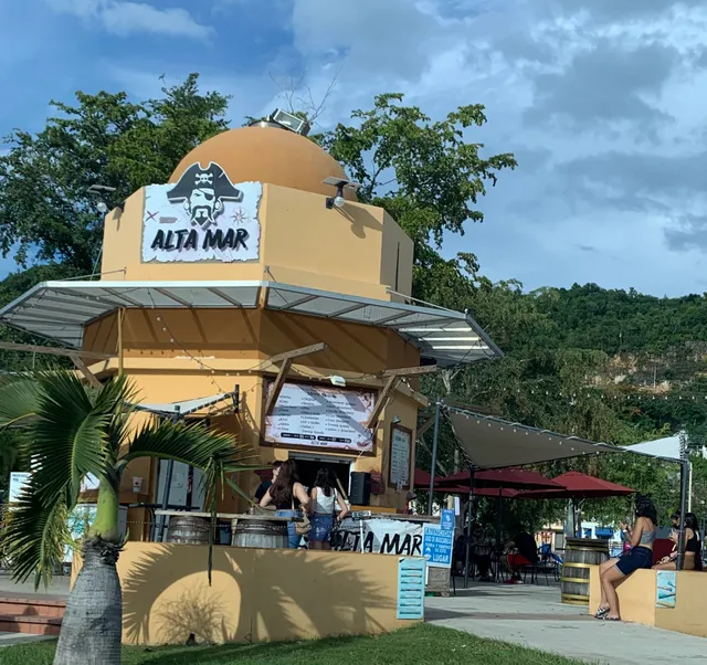 Alta Mar Pirate Canteen
