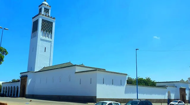 المسجد العتيق عين الشق