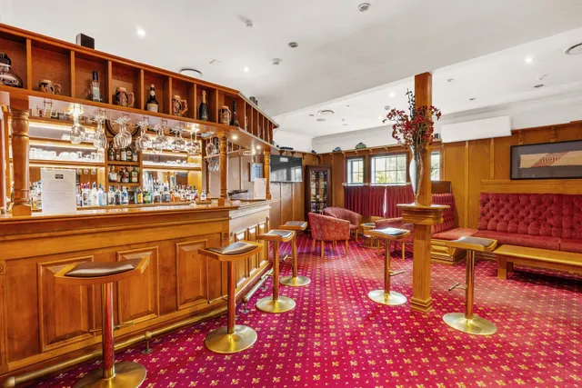 Mokoia Restaurant & Bar