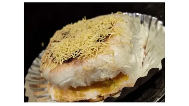 Gayatri kachi Dabeli