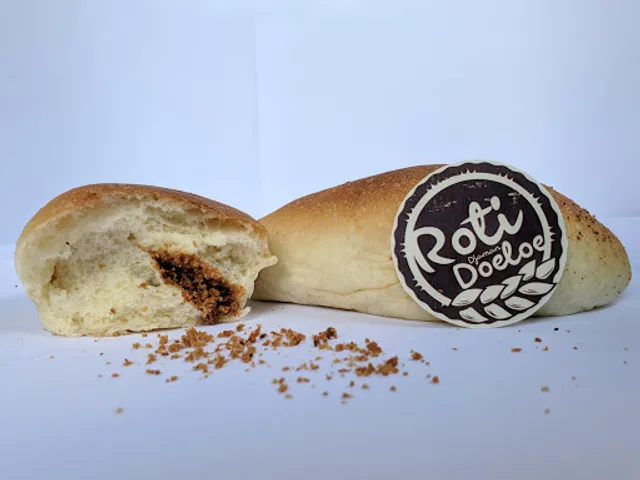 Roti Doeloe (Pabrik Karya Roti Daeng Se're)
