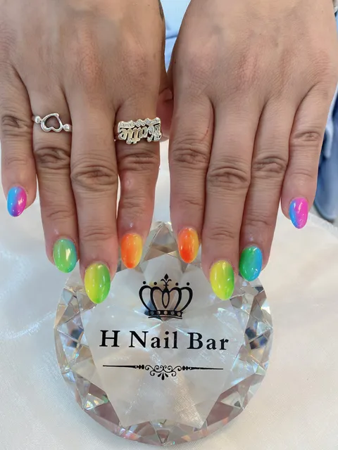 H Nail Bar