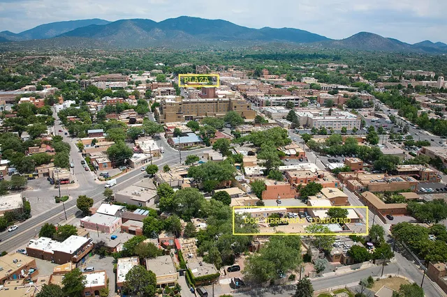 Dos Hermanas Compound