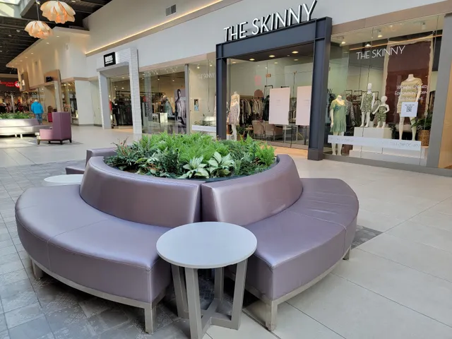 Premium Outlet Collection Edmonton International Airport