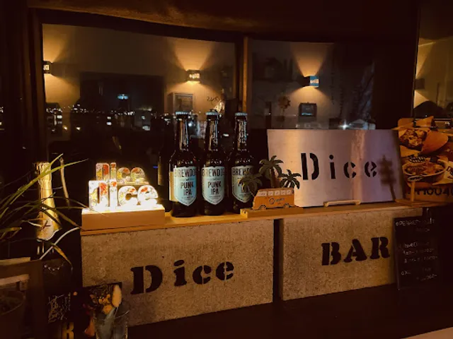 Dice daining Bar