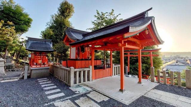 Yoshiteru Inari-jinja Shrine / Inari Myōbu-Motomiya Shrine