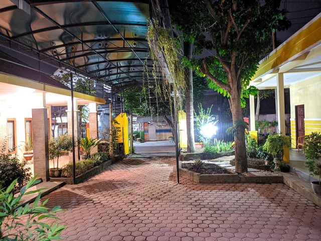 Collection O 90693 ORCHID EDOTEL Boyolangu