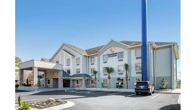 Comfort Inn & Suites Macon North I-75