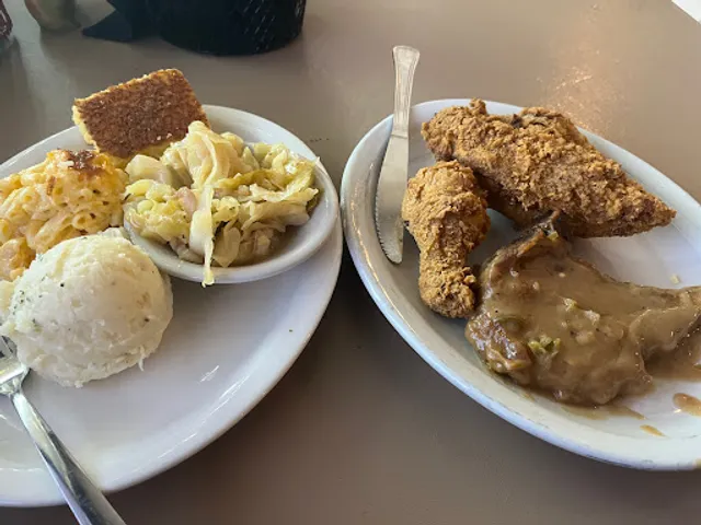 Sascee's Southern Style Eatery