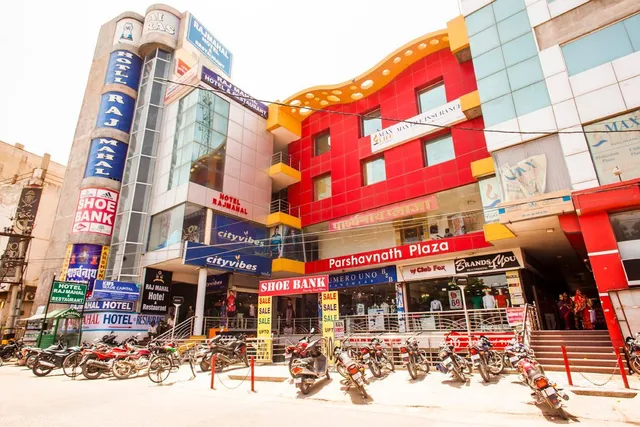 Rajmahal Hotel & Restaurant