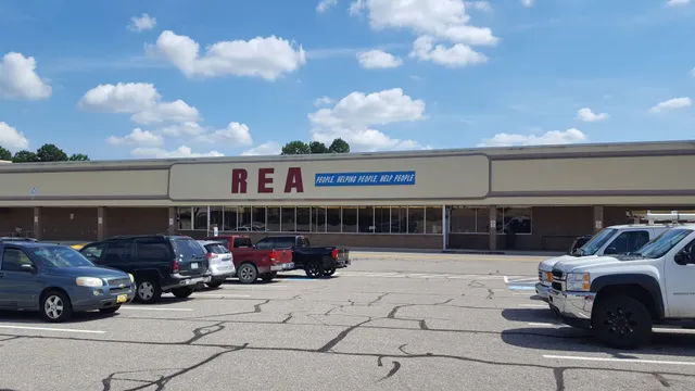 Cedarwood Shopping Center