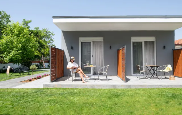 Kochyli Garden Studios