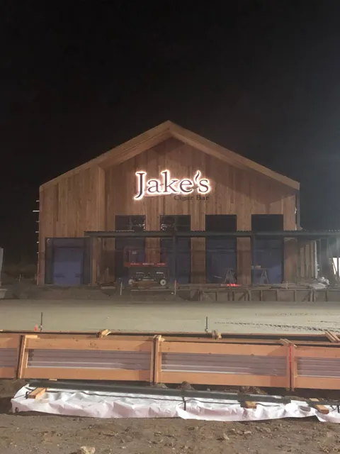Jake's Cigar Bar