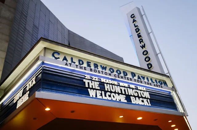 Calderwood Pavilion / The Huntington Calderwood