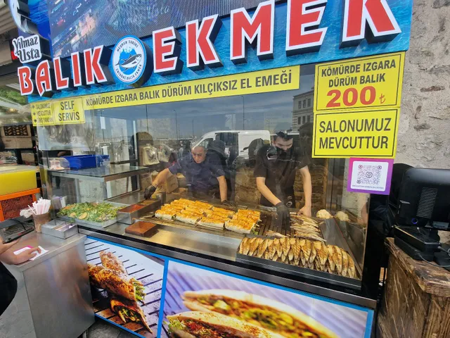 Meşhur Tarihi Eminönü Balık Ekmek Yılmaz Usta
