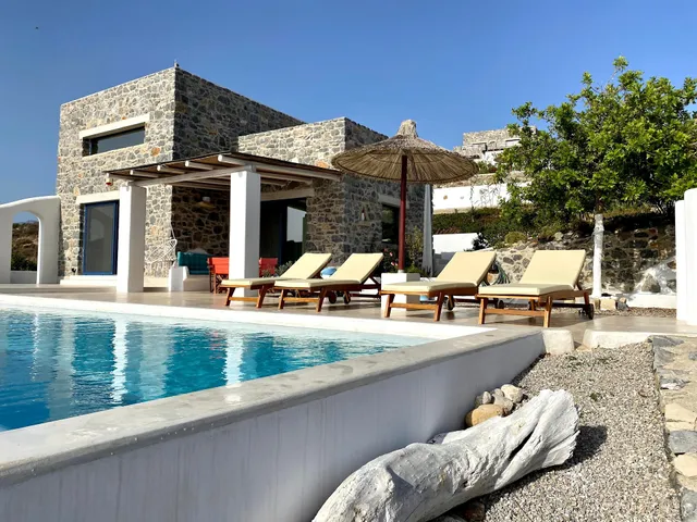 Stelani Villas & Suites