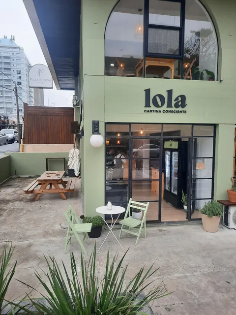 Lola Cantina Consciente