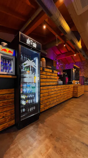 Tinos Grill & Burger