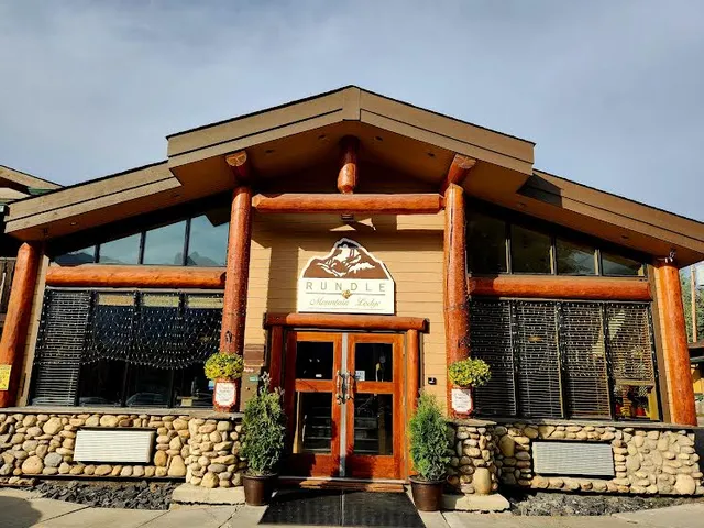 Rundle Mountain Lodge