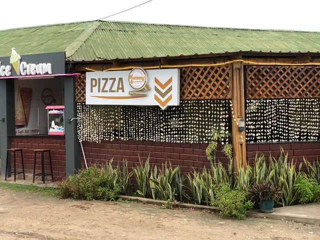 Mummys Cafe' n Pizzeria