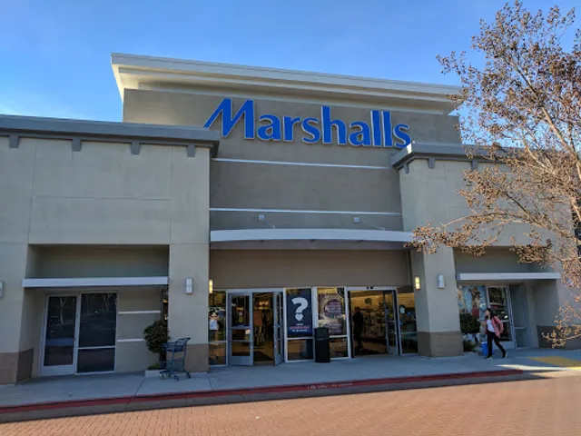 Marshalls & HomeGoods