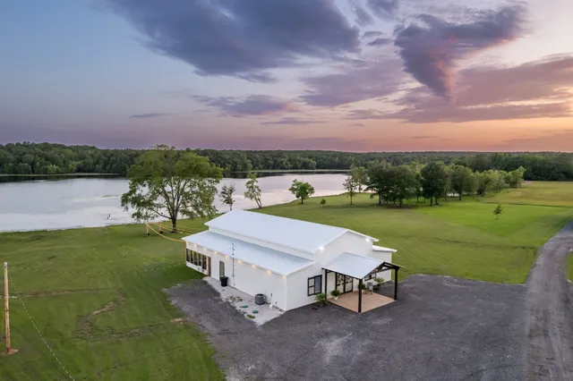 The Edgewater - Wedding & Event Venue