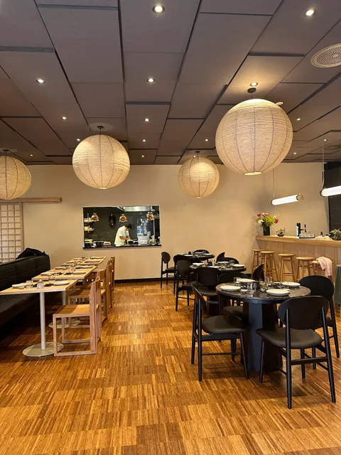 Izakaya by Vladimir Pak