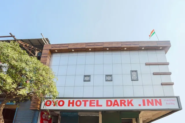 OYO 67812 Hotel Dark Inn