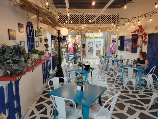 Jr’s Pitas and Plates