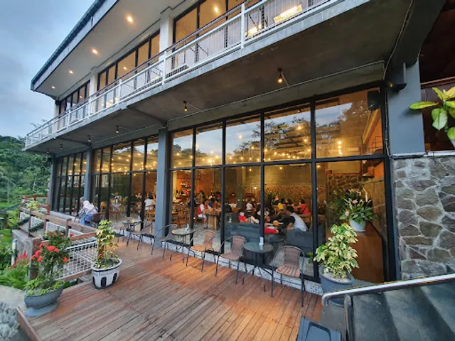 D'BURNO Cafe & Lounge