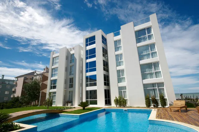 Sea Breeze by Celtis Cariló