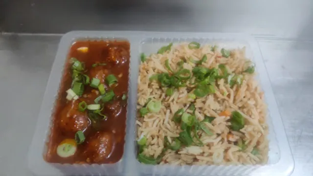 Tulsi Cafe ( FOOD DELIVERY IN TRAIN ) ( IRCTC ECATTERING PARTNER )@VGLB / JHANSI