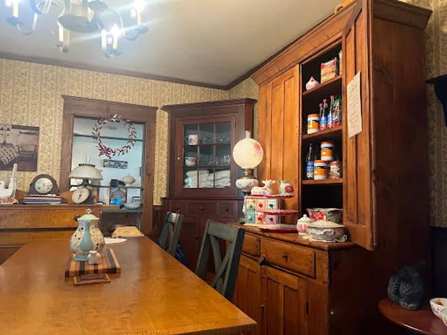 Mona's Lebanese Cafe