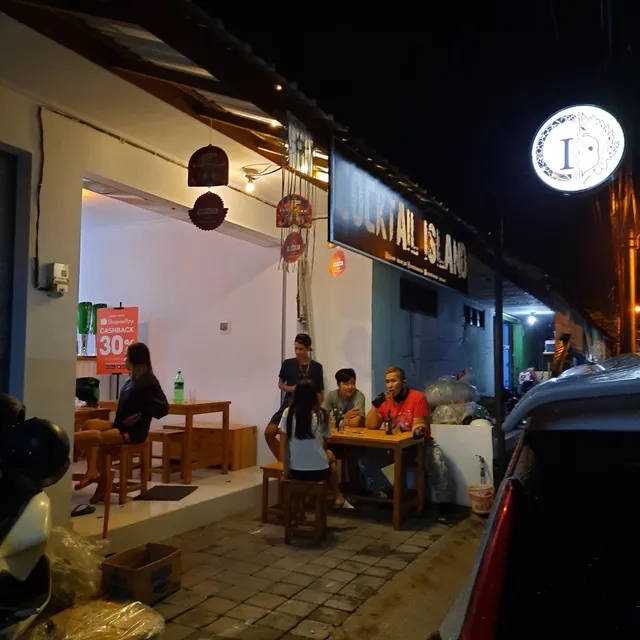 Cocktail Island Bali