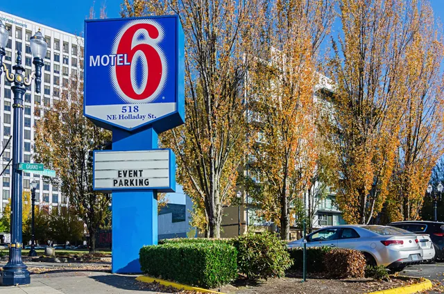 Motel 6 Portland, OR - Downtown