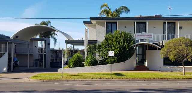 Commodore Motel