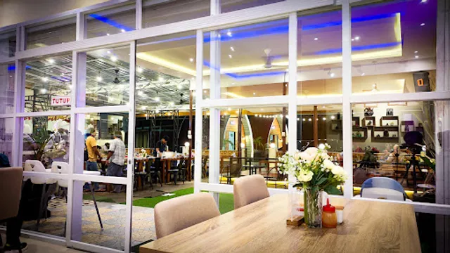 Cafe & Resto Anjungan Indah