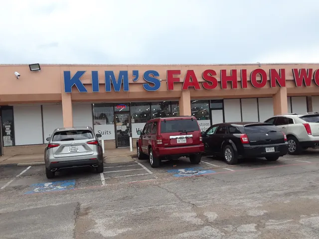 Kim's Fashion World