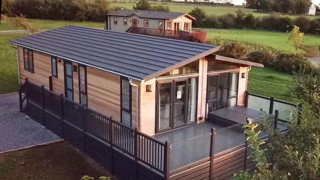 Luxury Lodge Group - Seven Springs Lodge Park