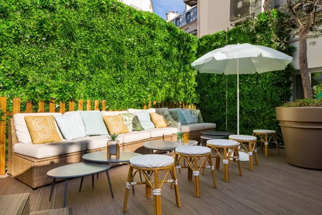 Le Village Montmartre