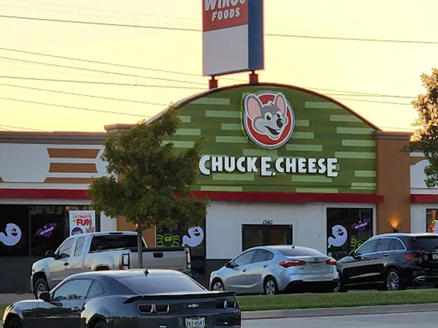 Chuck E. Cheese