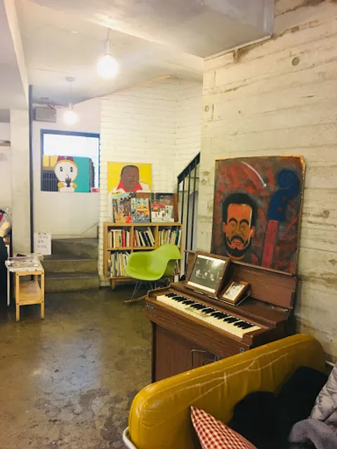 CAFE MO' BETTER BLUES