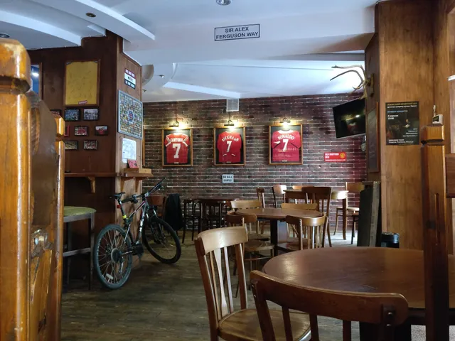 Cantona Pub
