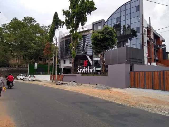 Hotel Savithri