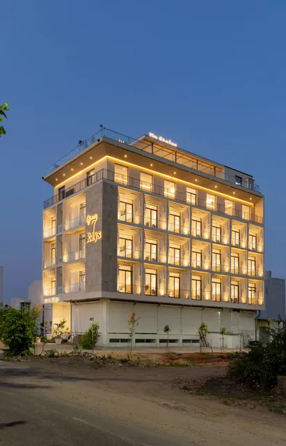 7 RAYS HOTEL