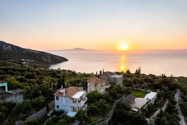 Kitries Summer Getaway - Eden Garden Suites