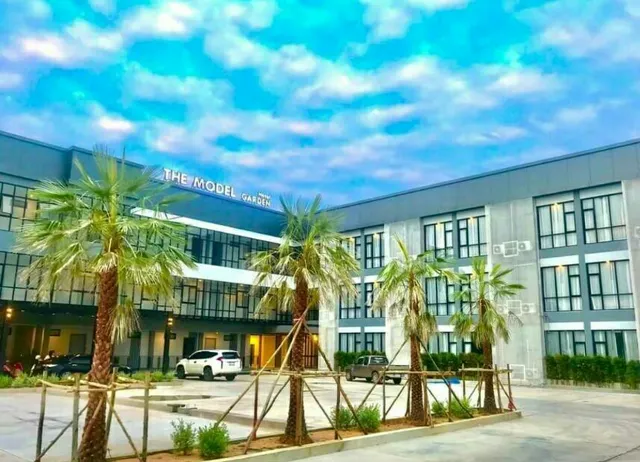 The model garden hotel