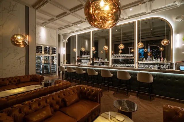 CRU cave a vin/CRU Bar